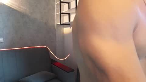 elliot_muscle04 online show from October 2025 10:01:01 AM