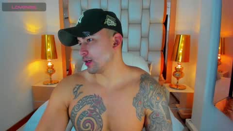 E L L I O T    V E L E Z online show from January 2025 08:28:01 PM