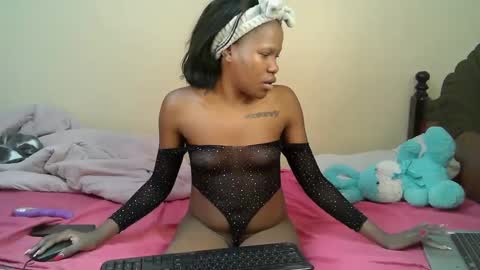 elllanna online show from September 2025 10:08:01 AM