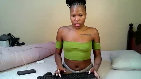 elllanna online show from October 2025 11:12:02 PM