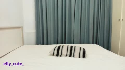 Snapshot of elly_cute_ chatting on November 2025 01:37:02 AM Elly Cute online show from November 2025 01:37:02 AM