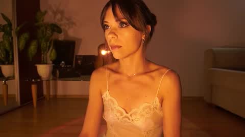 Snapshot of elly_fry chatting on September 2025 05:03:01 PM Art Place online show from September 2025 05:03:01 PM