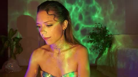 Snapshot of elly_fry chatting on September 2025 06:23:02 PM Art Place online show from September 2025 06:23:02 PM