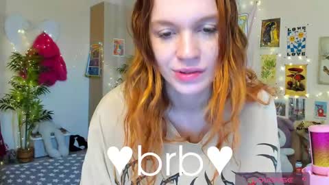 Snapshot of elly_milas chatting on April 2026 06:24:01 AM Elly Fansly online show from April 2026 06:24:01 AM