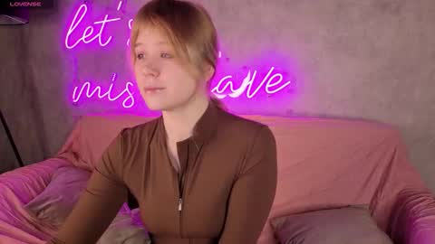 ellya_castro online show from November 2025 12:09:01 AM