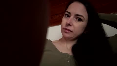 Snapshot of ellyadavis chatting on November 2025 07:56:01 AM ellyadavis online show from November 2025 07:56:01 AM