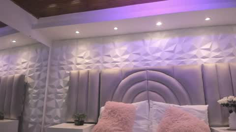 Snapshot of ellye_evans_ chatting on June 2026 11:08:02 AM Ellye online show from June 2026 11:08:02 AM