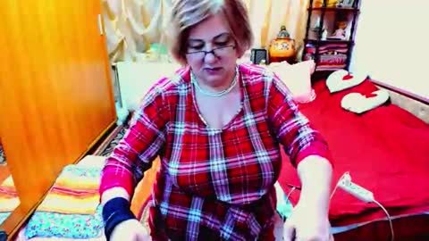 Snapshot of ellyhot53 chatting on January 2026 11:51:02 PM ellyhot53 online show from January 2026 11:51:02 PM