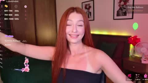 Snapshot of ellypeach chatting on May 2026 11:18:01 AM EllyPeach online show from May 2026 11:18:01 AM