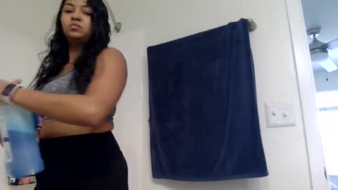 Snapshot of ellysooo chatting on March 2026 03:55:02 PM Elly online show from March 2026 03:55:02 PM