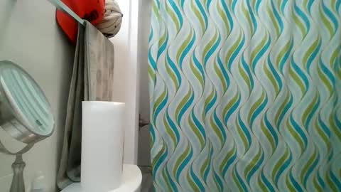 elmario24 online show from December 2025 10:42:02 AM