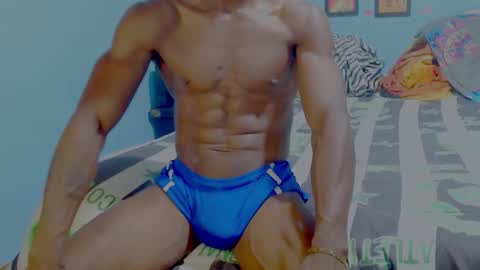 elmiltonnjakee online show from February 2026 06:45:02 AM