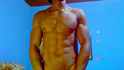 elmiltonnjakee online show from April 2026 05:42:02 PM