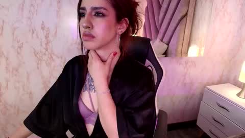 Elodie  online show from April 2026 04:12:01 PM