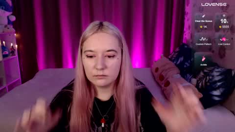 Snapshot of elovinora chatting on December 2024 06:27:02 PM Ela give me a thumbs up if you like it  and this is important for the development of the account online show from December 2024 06:27:02 PM