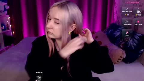 Snapshot of elovinora chatting on December 2024 07:28:02 PM Ela give me a thumbs up if you like it  and this is important for the development of the account online show from December 2024 07:28:02 PM