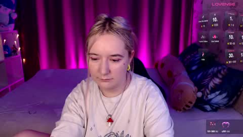 Snapshot of elovinora chatting on December 2024 10:02:02 PM Ela give me a thumbs up if you like it  and this is important for the development of the account online show from December 2024 10:02:02 PM