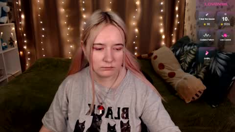 Snapshot of elovinora chatting on January 2025 11:01:02 PM Ela give me a thumbs up if you like it  and this is important for the development of the account online show from January 2025 11:01:02 PM