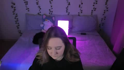 Snapshot of elovinora chatting on November 2025 07:13:01 PM Ela give me a thumbs up if you like it and this is important for the development of the account online show from November 2025 07:13:01 PM