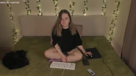 Snapshot of elovinora chatting on February 2026 06:39:01 PM Ela give me a thumbs up if you like it and this is important for the development of the account online show from February 2026 06:39:01 PM