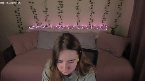 Snapshot of elovinora chatting on March 2026 08:35:02 PM Ela give me a thumbs up if you like it and this is important for the development of the account online show from March 2026 08:35:02 PM