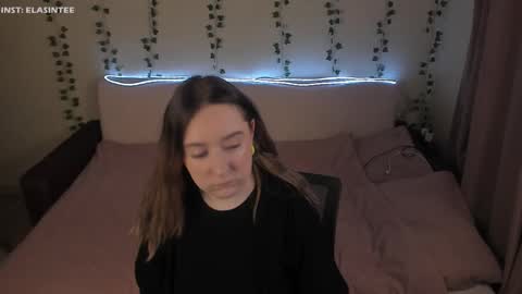 Snapshot of elovinora chatting on March 2026 07:52:01 PM Ela give me a thumbs up if you like it and this is important for the development of the account online show from March 2026 07:52:01 PM