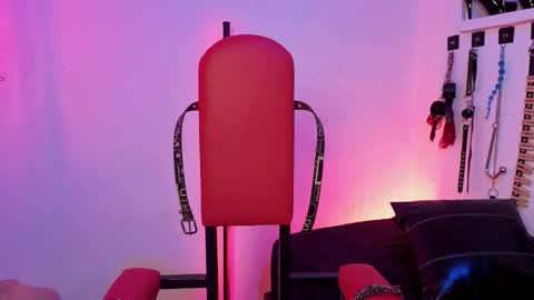 elowen_halley1 online show from February 2026 07:04:02 PM