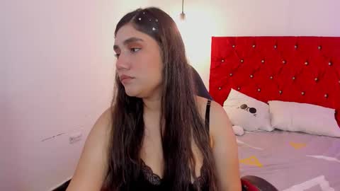 Snapshot of elsa69dreams chatting on February 2026 01:21:02 PM Elsa online show from February 2026 01:21:02 PM