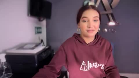  ELSA  online show from October 2025 07:53:01 PM