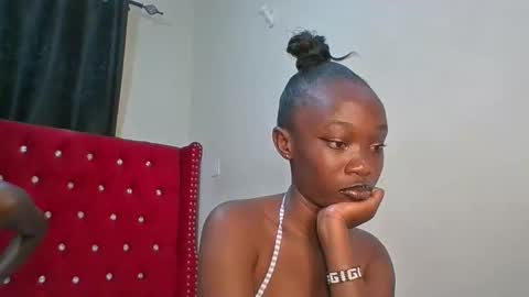 Snapshot of elsiejoy chatting on November 2025 07:31:01 AM elsiejoy online show from November 2025 07:31:01 AM