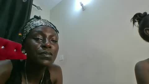 Snapshot of elsiejoy chatting on November 2025 07:37:01 PM elsiejoy online show from November 2025 07:37:01 PM