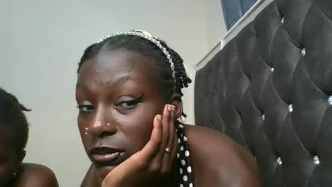 Snapshot of elsiejoy chatting on November 2025 05:23:01 PM elsiejoy online show from November 2025 05:23:01 PM