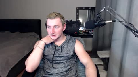 Elvin Vaenight online show from October 2025 10:10:01 PM