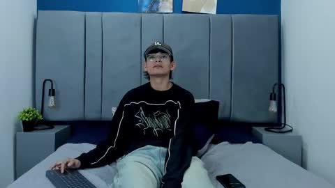 Snapshot of elyoordis chatting on November 2025 09:25:02 PM elyoordis online show from November 2025 09:25:02 PM