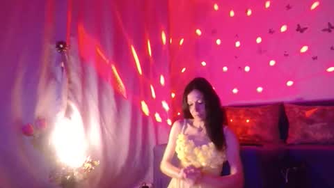 Elisa online show from March 2026 06:20:01 PM