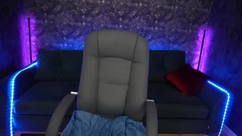 Snapshot of elyslunar_ chatting on December 2024 07:03:02 PM Call me Elis online show from December 2024 07:03:02 PM