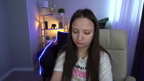 Snapshot of elyslunar_ chatting on February 2025 08:02:02 AM Call me Elis online show from February 2025 08:02:02 AM