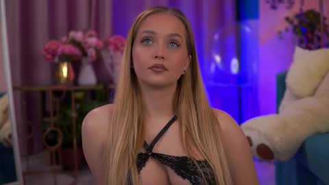 Elyssa online show from January 2026 07:40:01 PM