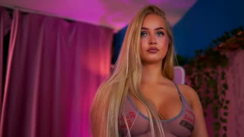 Elyssa online show from July 2026 07:09:01 PM