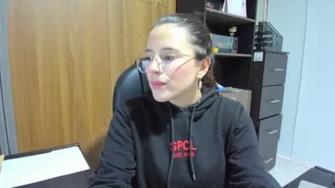 Snapshot of ema_04 chatting on November 2025 09:14:02 PM Estefany Martinez Acua INSTAGRAM ema 04oficial online show from November 2025 09:14:02 PM