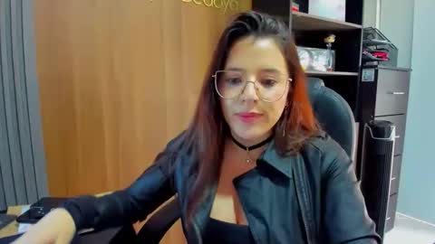 Snapshot of ema_04 chatting on December 2025 08:14:01 PM Estefany Martinez Acua INSTAGRAM ema 04oficial online show from December 2025 08:14:01 PM