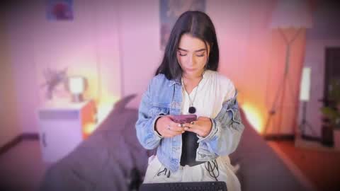 Snapshot of ema_soul chatting on April 2026 07:09:02 PM emma soul online show from April 2026 07:09:02 PM