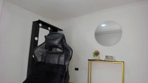 . online show from December 2025 10:57:02 AM