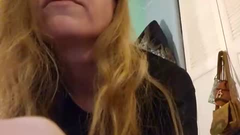 Snapshot of embershines chatting on January 2026 01:27:02 PM Embershines online show from January 2026 01:27:02 PM