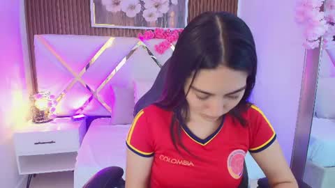 Snapshot of emelie_ch_ chatting on July 2026 12:17:01 AM Emily online show from July 2026 12:17:01 AM
