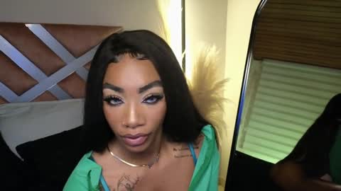 anyelii  online show from January 2025 12:27:02 AM
