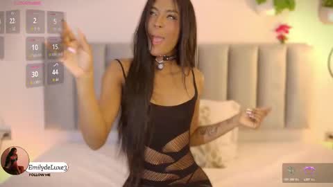 Snapshot of emely_deluxe chatting on February 2026 11:35:02 AM Emely online show from February 2026 11:35:02 AM