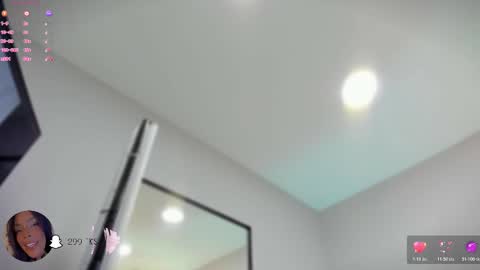 Snapshot of emely_deluxe chatting on February 2026 11:28:02 AM Emely online show from February 2026 11:28:02 AM