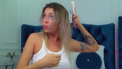 emelylawrences online show from October 2025 12:49:02 PM