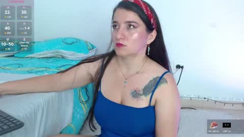 Snapshot of emelyross_ chatting on July 2026 08:11:01 PM emely ross online show from July 2026 08:11:01 PM
